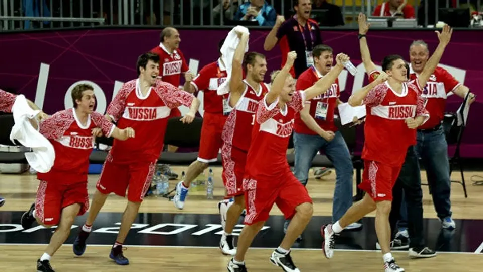 Rusia derrota por un punto a Brasil en basquetbol varonil