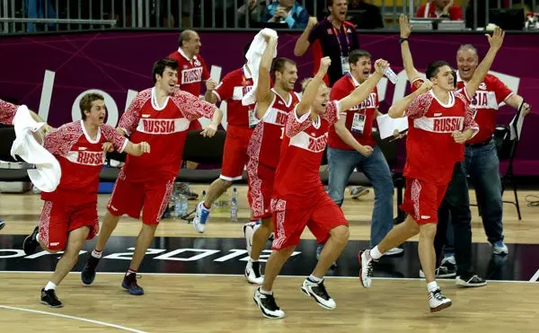 Rusia derrota por un punto a Brasil en basquetbol varonil