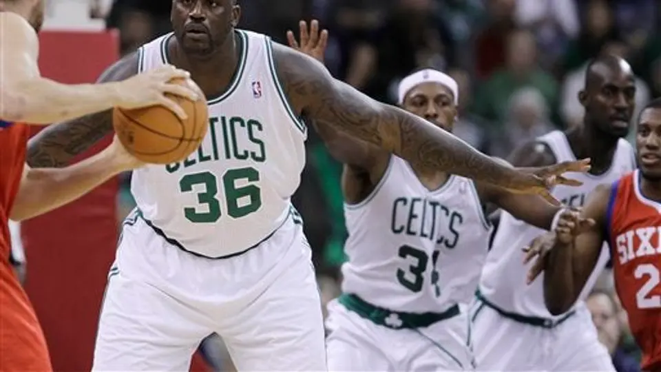 El Shaq debuta en Celtics con triunfo ante los 76ers