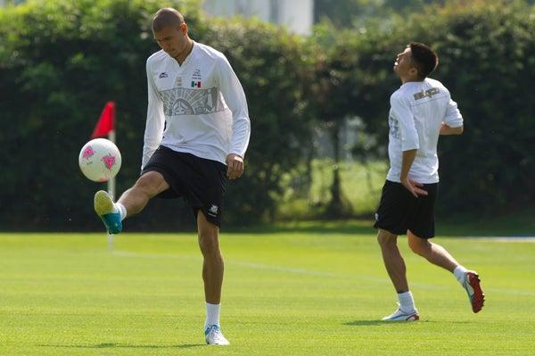 El Chatón dominando el balón | CÉsAR VICUÑA