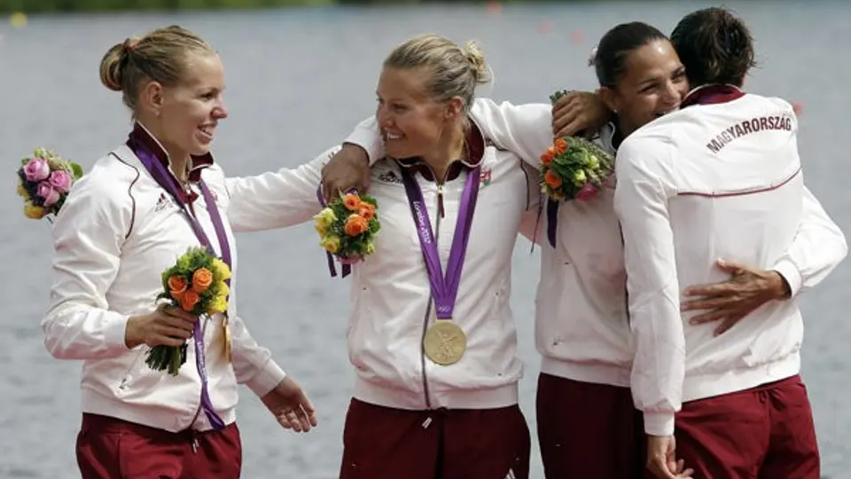 Hungría se cuelga el Oro en Kayak K-4 femenil 500 mts