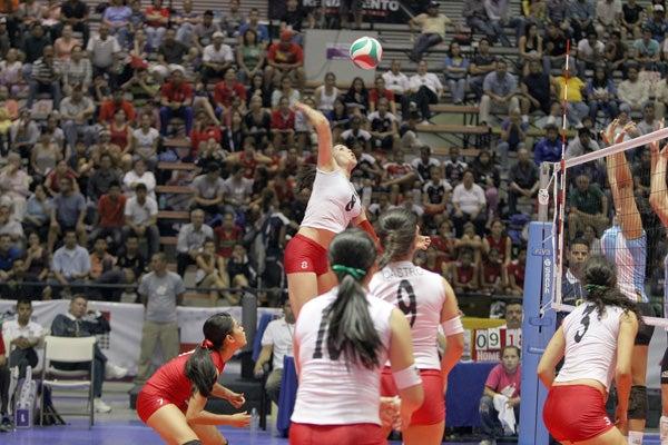 La selección mexicana de voleibol Sub-18 enfrenta a su similar Argentina. FOTO: INDE