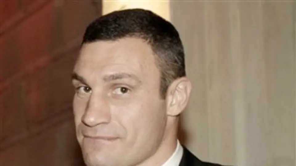 Klitschko, operado exitosamente de un cálculo renal