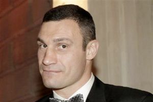 Klitschko, operado exitosamente de un cálculo renal
