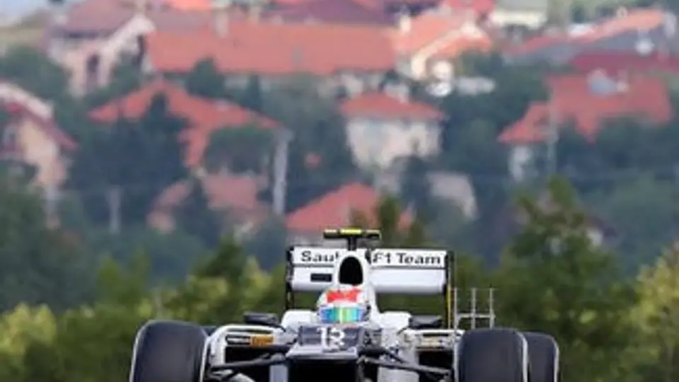 Checo Pérez finaliza 14º en Hungría