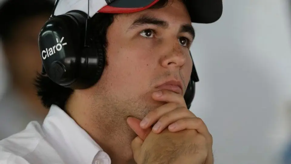 Lamenta Checo que problemas en llantas arruinaran su carrera