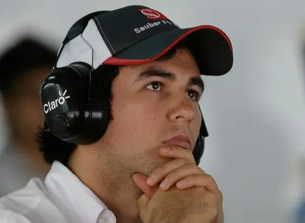 Lamenta Checo que problemas en llantas arruinaran su carrera