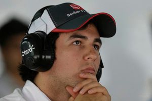 Lamenta Checo que problemas en llantas arruinaran su carrera