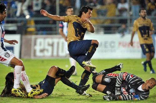Pumas no gana fuera de casa