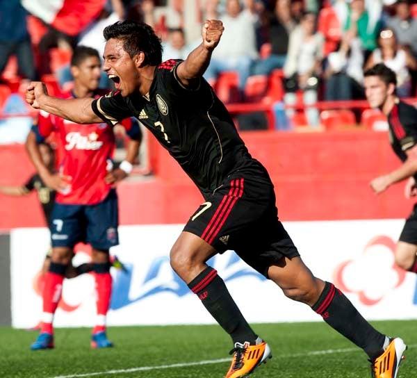 Javier Cortés celebró al marcar el primer tanto del Tri Sub-22. FOTO: CÉSAR VICUÑA