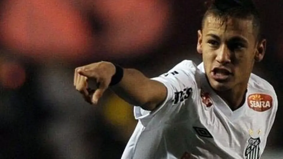 A Neymar le gustaría tener a Messi en Santos