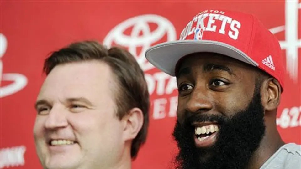 Harden es presentado como pieza fundamental de los Rockets