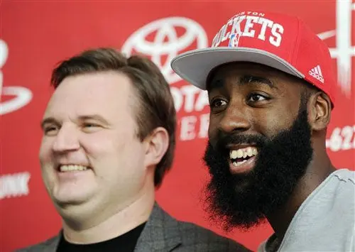 Harden es presentado como pieza fundamental de los Rockets