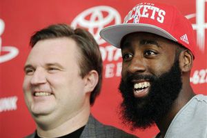 Harden es presentado como pieza fundamental de los Rockets