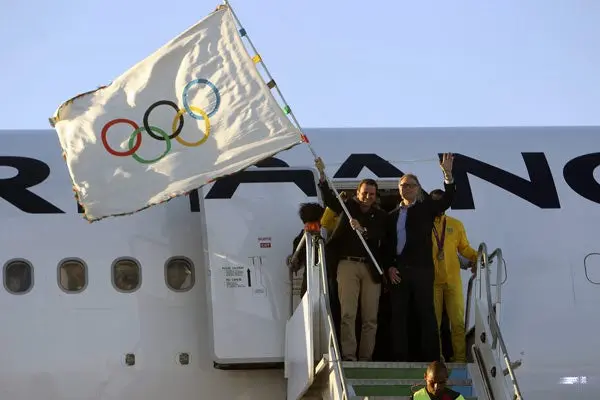 Bandera Olímpica arriba a Rio
