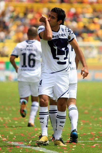 Luis Fuentes aventaja a Pumas al desde el minuto 18. FOTO: MEXSPORT