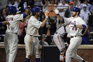 Dickey se luce en blanqueada de Mets