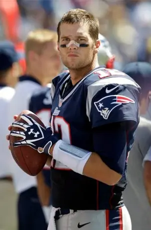 Tom Brady guía paliza de Patriotas sobre Titanes
