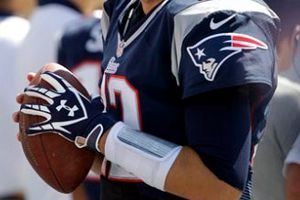 Tom Brady guía paliza de Patriotas sobre Titanes