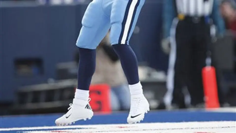 Titanes se imponen 23-17 a Bills