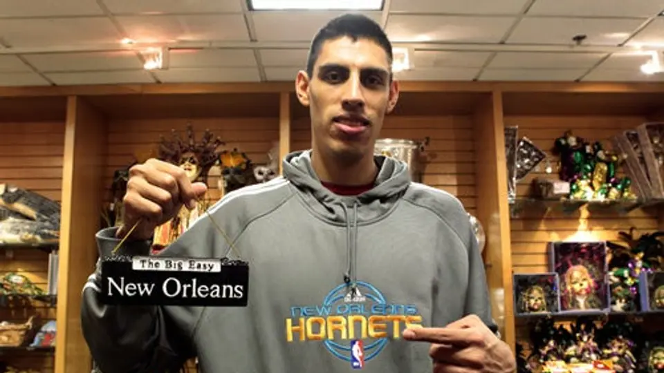 Ayón, el tercer mexicano en debutar en la NBA