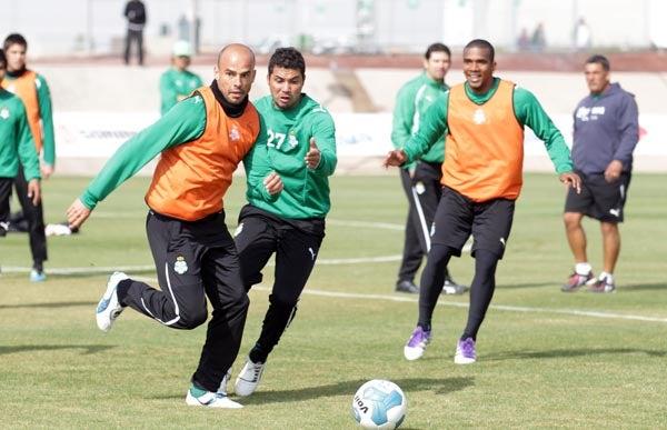Los jugadores entrenaron con intensidad. FOTO: MIGUEL PONTÓN