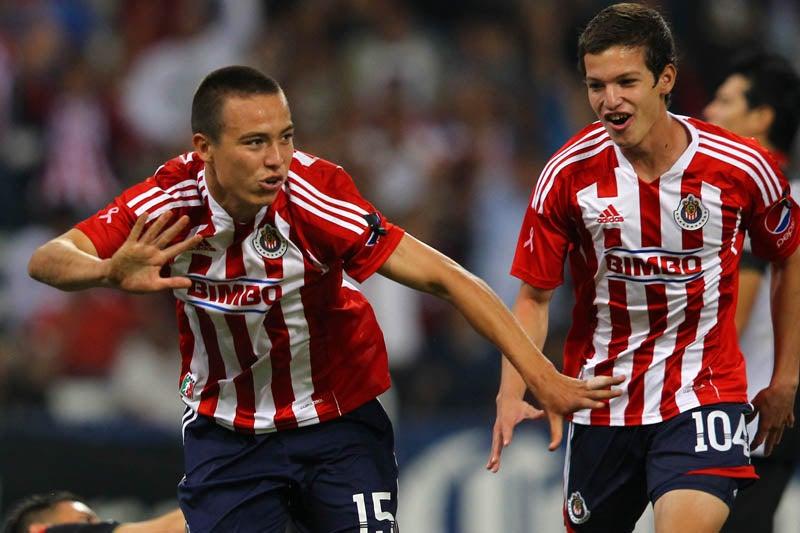 El Cubo Torres abrió el marcador a favor de Chivas. FOTO: JORG