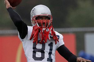 'Pats' entablan negociaciones para enviar a Moss a los Vikingos