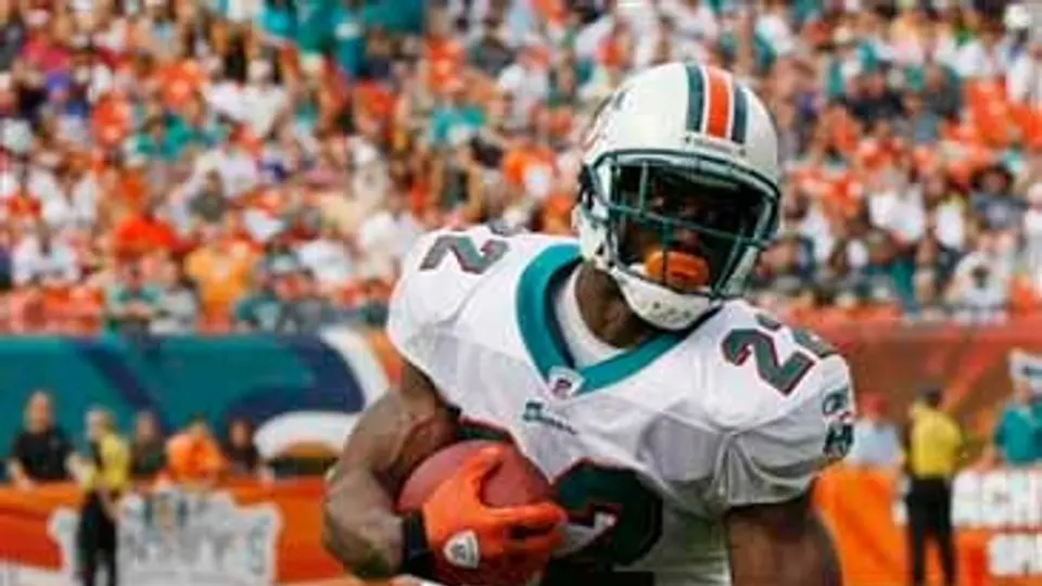 Los Delfines se impusieron 30-23 sobre Buffalo