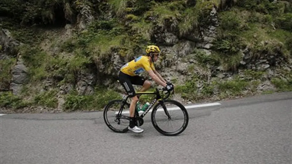 Lider de la Tour sufre quemadura