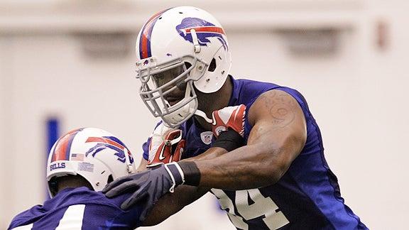 Mario Williams, la nueva arma ofensiva de Buffalo | AP