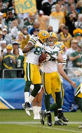 Green Bay mantiene el invicto al derrotar 45-38 a los Cargadores