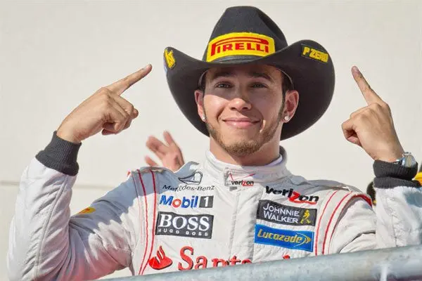 Hamilton desea dar a McLaren regalo de despedida en Brasil