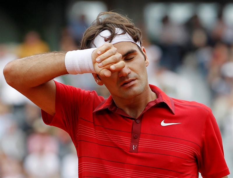 Roger Federer se lamenta al finalizar el partido. FOTO: EFE