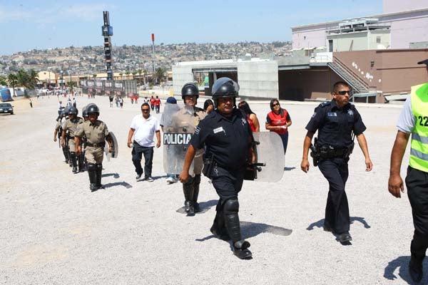 La seguridad fue desplegada por todo el inmueble. FOTO: ESTEBAN LÓPEZ