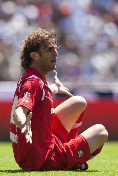 Iván Alonso reclama al árbitro. FOTO: MEXSPORT