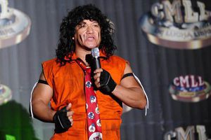 Felino entregó la cabellera tras caer ante Blue Panther