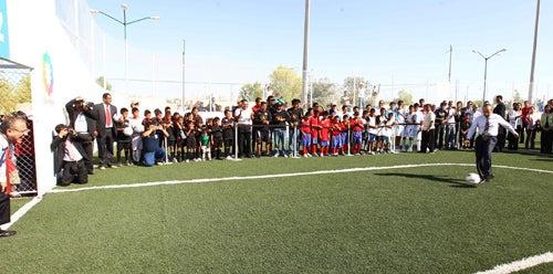 Agradece Calderón solidaridad del Tri con Ciudad Juárez