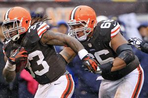 Cafés vencen a Cargadores en juego defensivo