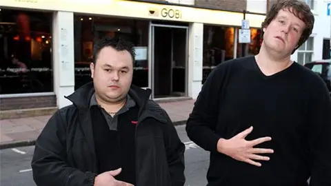 Vetaron a dos jóvenes de un restaurante