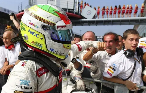 Checo corre mejor arrancando de atrás