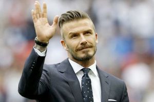 David Beckham portó antorcha olímpica en recorrido por el Támesis