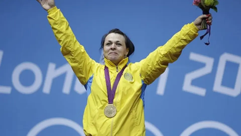 Kazaja Podobedova conquista el oro en halterofilia