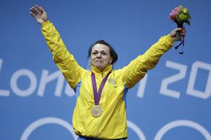 Kazaja Podobedova conquista el oro en halterofilia