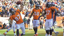 Manning y los Broncos 'cabalgan fuerte' a postemporada