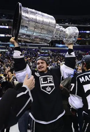 Kings se alzan con la Stanley Cup