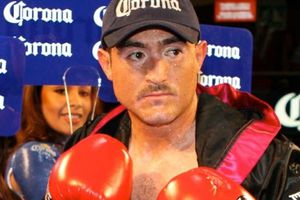 Veneno Rubio conserva su título mundial medio