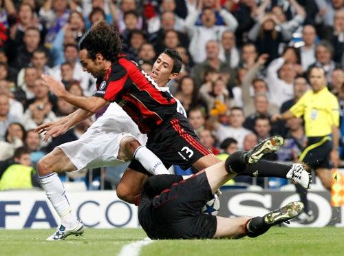 Real Madrid mantiene paso perfecto en Champions