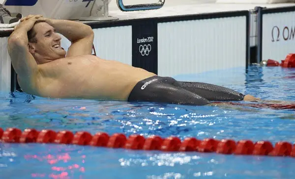 Van der Burgh rompe récord mundial y tiene Oro en natación