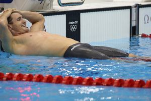 Van der Burgh rompe récord mundial y tiene Oro en natación